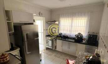 Imagem 6: Oportunidade Incrível de Sobrado com 3 dormitórios e uma suíte no Residencial São Paulo em