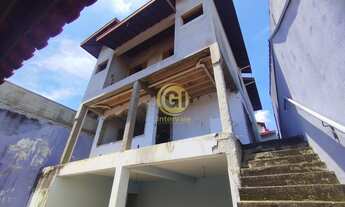 Imagem 2: Sobrado com 3 Andares e Edícula - Oportunidade Única!