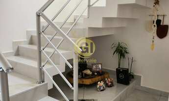 Imagem 7: Linda casa com piscina privativa, ideal para quem busca conforto e lazer. A casa oferece 2