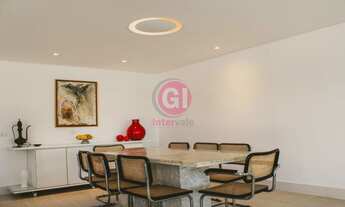 Imagem 7: Condomínio Residencial Jaguary. Sobrado, com garagem para 9 carros. Há 5 suítes, sendo uma