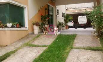 Imagem 2: Sobrado a Venda em Taubaté com 3 quartos sendo 1 suite