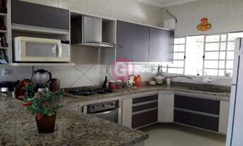 Imagem 7: Oportunidade Sobrado Recém Reformado com 3 Dormitórios em Caçapava