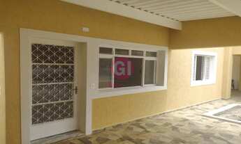 Imagem: AMPLA CASA COM 3 DORMITÓRIOS E QUINTAL