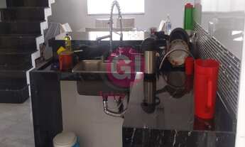 Imagem 7: Lindo sobrado com piscina e 4 quartos sendo uma suite e 4 banheiros e 2 salas 1 sala de ja