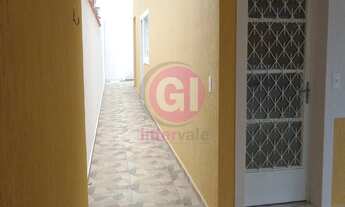 Imagem 2: AMPLA CASA COM 3 DORMITÓRIOS E QUINTAL RESIDENCIAL SANTA ISABEL - TAUBATÉ