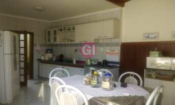 Imagem 4: AMPLA CASA COM PISCINA E CHURRASQUEIRA NO CENTRO DE PINDAMONHANGABA