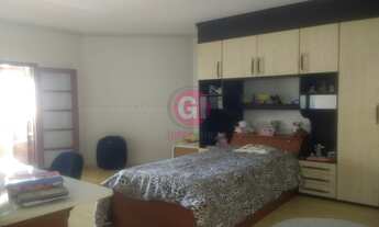 Imagem 3: AMPLA CASA COM PISCINA E CHURRASQUEIRA NO CENTRO DE PINDAMONHANGABA