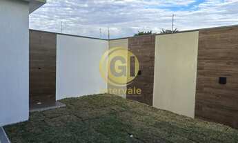 Imagem 2: VENDE-SE LINDA CASA COM 3 QUARTOS, 1 SUÍTE, 2 BANHEIROS, 2 VAGAS DE GARAGEM