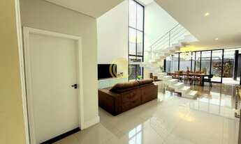 Imagem: Belíssimo sobrado com acabamento impecável