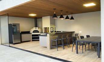 Imagem 2: 94m² 1 Suíte (1 espaçosa com closet e sacada), sala ampla com sacada, cozinha ampla e int