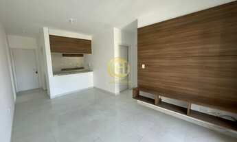 Imagem: Excelente apartamento com sacada no centro