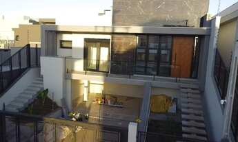 Imagem: VENDA - CASA COM 3 DORMITÓRIOS NO BAIRRO