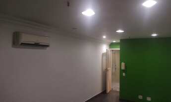 Imagem 2: Excelente sala comercial de 38m², localizada na Boulevard 28 de Setembro, contendo um lava