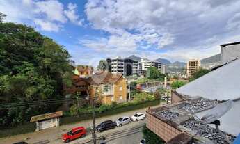 Imagem: Teresópolis, cobertura duplex ao lado da