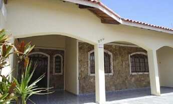 Imagem 2: Casa à venda em Peruíbe - SP com 4 quartos, 1 suíte e 3 vagas de garagem, 250,90 m² de áre