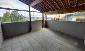 Imagem 2: Casa à venda , 4 quartos e 2 garagem no Jardim Henriqueta - Taboão da Serra, Sp