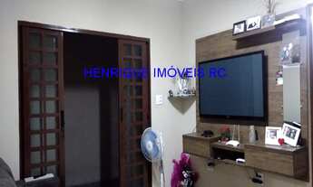 Imagem 3: 3 dormitórios, 1 suítes, 3 banheiro, 4 vagas na garagem, 200M² de Área Construída