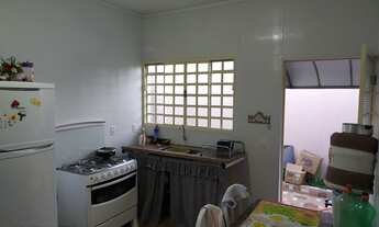 Imagem 2: 2 dormitórios, 1 banheiros, 2 vagas na garagem, 50M² de Área Construída, 125M² de Área Tot