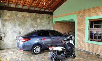 Imagem 3: 4 dormitórios, 1 suítes, 2 banheiro, 3 vagas na garagem, 160M² de Área Construída