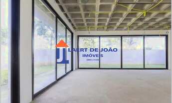 Imagem 2: Luxuosa Casa de Condomínio à Venda em São Paulo-SP, Jardim Petrópolis: 4 Quartos, 4 Suítes