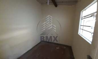 Imagem 3: Vendo casa no Centro, área=87 m², terreno=180 m², 2 dorm, wc c/ box, quintal c/churrasquei