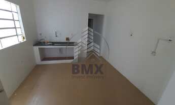 Imagem 5: Vendo casa no Centro, área=87 m², terreno=180 m², 2 dorm, wc c/ box, quintal c/churrasquei