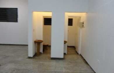 Imagem 4: SL:00216 - SALÃO COMERCIAL MEDINDO 250M² E CASA COM 220M², POSSUÍ 02 WC´S, RECUO PARA ESTA