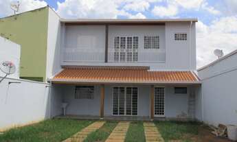 Imagem: Um sobrado no fundo do terreno, Jardim Monte