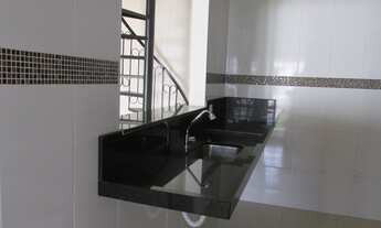 Imagem 6: Um sobrado no fundo do terreno, Jardim Monte Verde, 3 dormitórios e 1 banheiro em cima