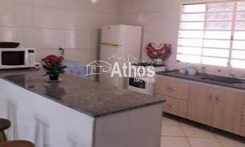 Imagem 6: Sítio com 1 alqueire, área construída de 280 metros co, pomar 7.300 pés de uvas produzindo