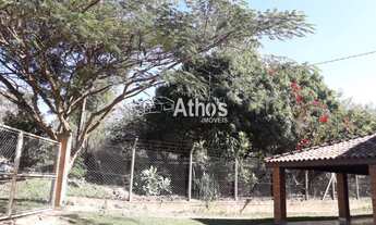 Imagem 4: Sítio com 1 alqueire, área construída de 280 metros co, pomar 7.300 pés de uvas produzindo