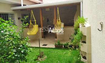 Imagem: Casa com 3 Quartos e 2 banheiros à Venda