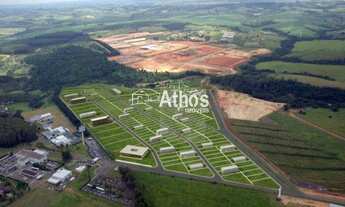 Imagem 3: Localizado dentro do Distrito Industrial Europark com empresas como John Deere, Deere Hita