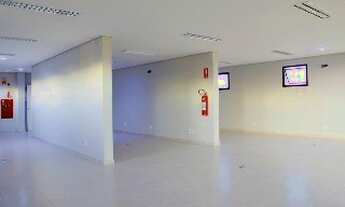 Imagem 6: SL00476 - Salão comercial, medindo 55,18m² de área útil com WC e recepção. Acabamento comp