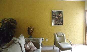 Imagem 7: Casa térrea, A/T 215,00 m², com A/C 191,25 m², tendo 3 dormitórios sendo uma suíte, sala d