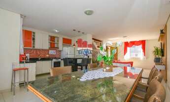 Imagem 3: Sobrado de 3 quartos, sendo uma suíte, com vaga para 4 carros