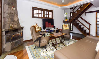 Imagem 6: Sobrado de 420 m² totais, com amplo quintal e edícula - Capão Raso