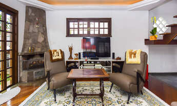 Imagem 7: Sobrado de 420 m² totais, com amplo quintal e edícula - Capão Raso