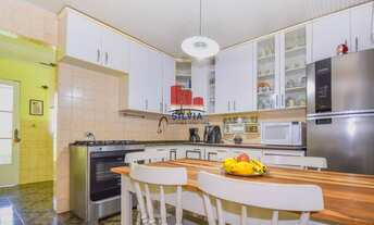 Imagem 7: Casa com quintal e amplo terreno no bairro Campo Comprido