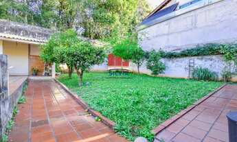 Imagem 2: Casa com quintal e amplo terreno no bairro Campo Comprido