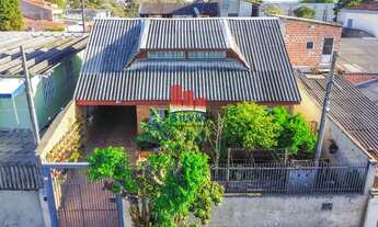 Imagem: Casa com ático e amplo terreno na Cidade