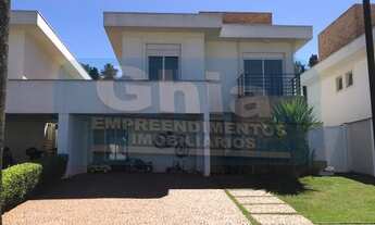 Imagem 2: Casa em condomínio fechado no Gramado com 4 suítes com terraço, home office, sala de janta