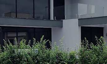 Imagem: Lindo sobrado de esquina de Alto Padrão