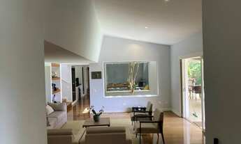 Imagem 2: Casa fantástica sólida, recém reformada, muito bem distribuída, com lindo projeto arquitet