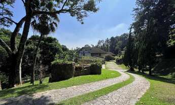 Imagem 4: Linda casa contemporânea integrada, com detalhes em pedra e ótimo acabamento