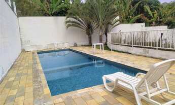 Imagem 5: Sobrado em condomínio na Estrada do Capuava, próximo a Granja Viana. Com três dormitórios