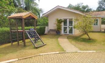 Imagem 2: Sobrado em condomínio na Estrada do Capuava, próximo a Granja Viana. Com três dormitórios