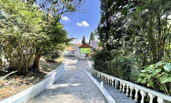 Imagem 4: LINDA CASA NA GRANJA VIANA! 3 Suítes - MOBILIADA! Muito verde! Lindo espaço gourmet, pi