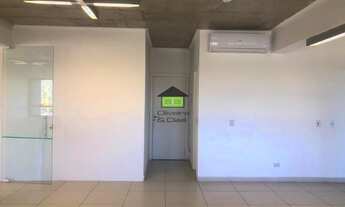 Imagem 7: Sala comercial para locação na Granja Viana, com 123m2 - Com três banheiros, sala para reu