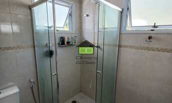 Imagem 3: Casa em condomínio fechado com 3 dormitórios, sendo 1 suíte, clara, com armários, excelent